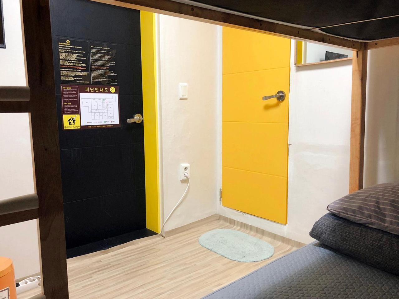 24 Guesthouse Jongno Tower Seoul Exterior photo