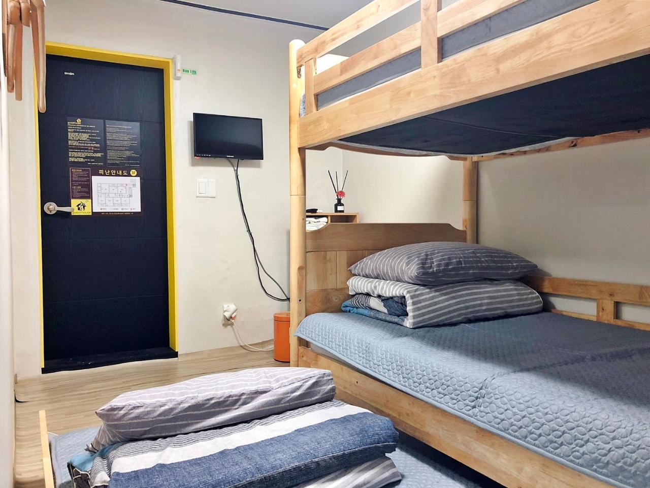 24 Guesthouse Jongno Tower Seoul Exterior photo